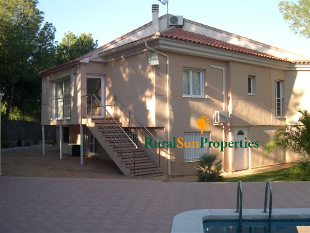 Vendido. Villa en venta en Murcia