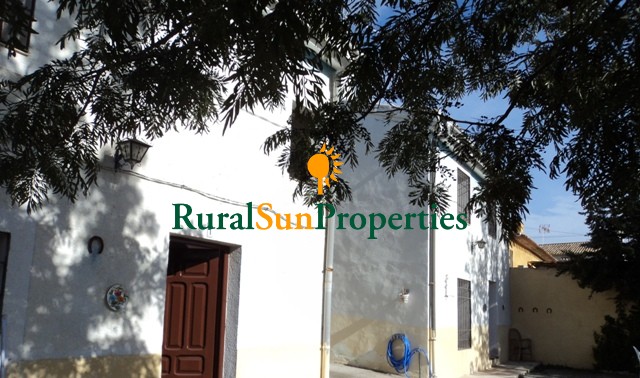 Two houses for sale over plot of 600 sq m. inland Murcia