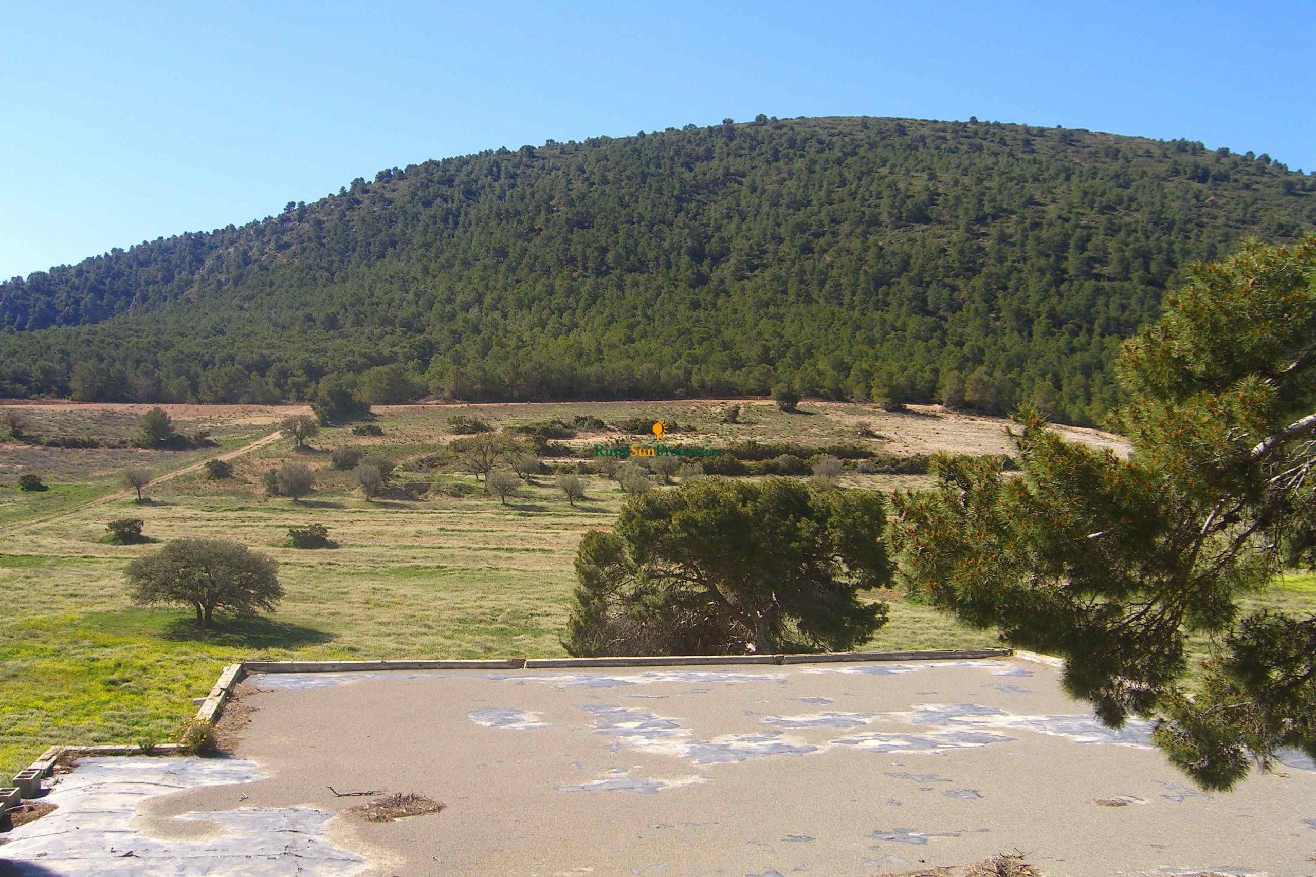 Great spanish Finca for sale in Lorca, located in a place of extraordinary scenic beauty and rich wildlife.