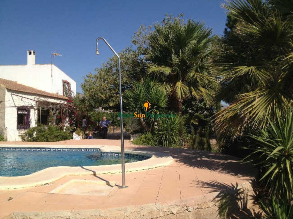 Venta Casa con parcela en Alhama de Murcia muy cerca del pueblo
