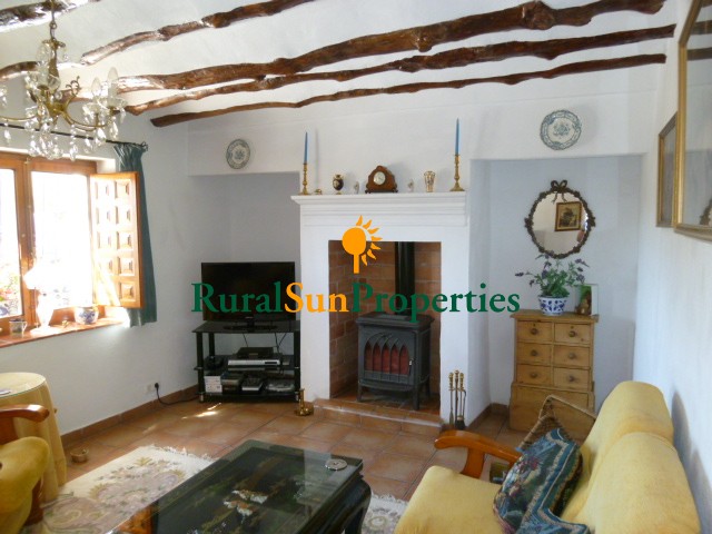 Country house (cortijo) with 22.090m2 of land in the area of Chirivel, Almería