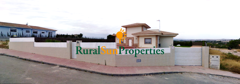 Large Villa for sale in residencial close to Murcia. Built area 500 m²