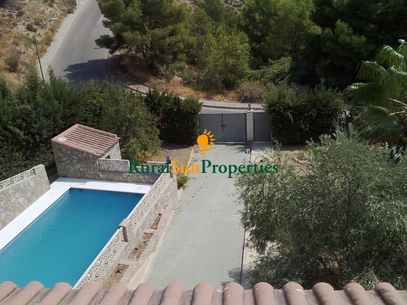 Villa chalet en venta en El Romeral cerca de Murcia y muy bien comunicado con parcela de 1.400m²