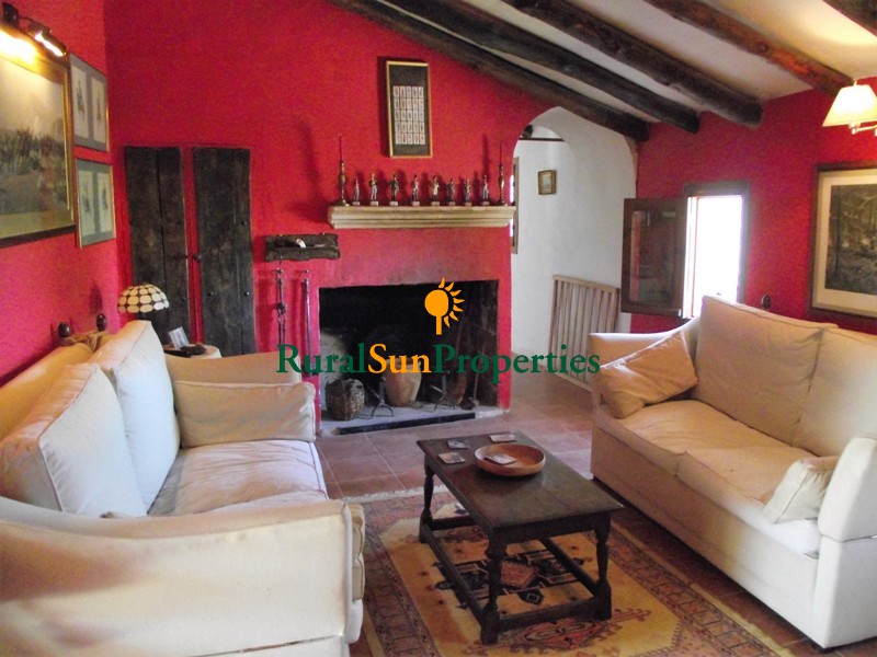 SOLD. Murcia-Almeria Cortijo Rustic style country house on a plot of 53.000m2