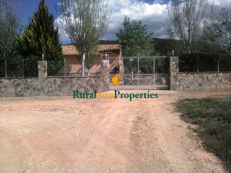 Country house for sale in Bullas Murcia region close to forest area and mountains