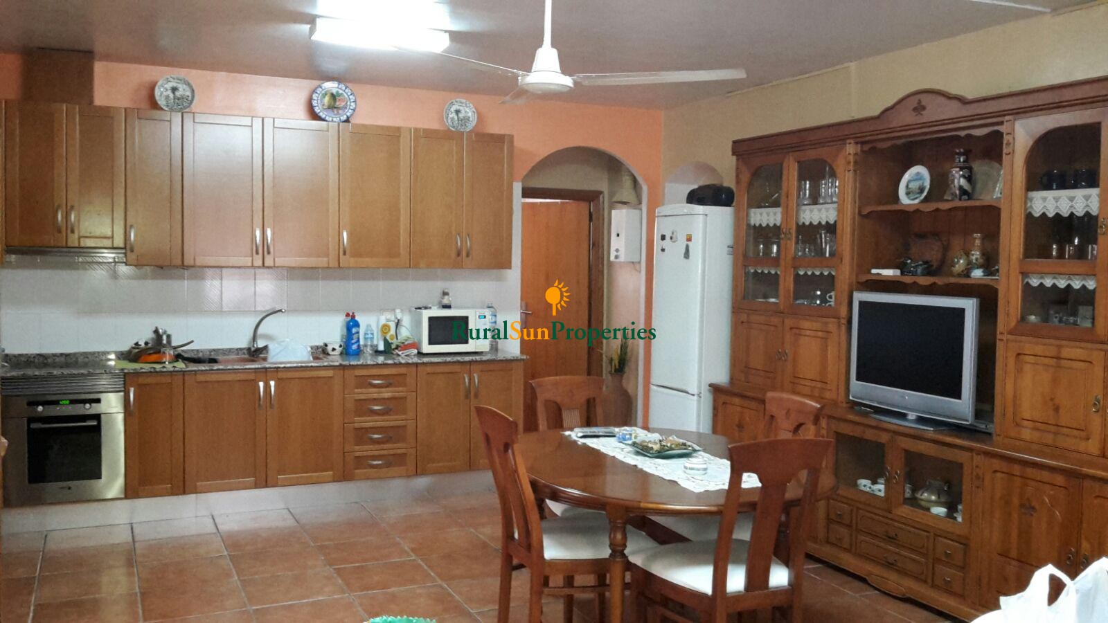 SOLD. Sale country house/finca for sale in Yecla. 10,000 sq.m plot