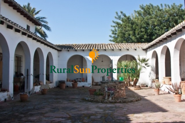 Masia for sale 20 minutes from Valencia-Spain on a plot of 3.4ha