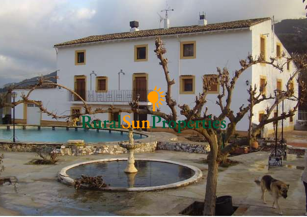 Farmhouse Masia for sale in Alicante inland