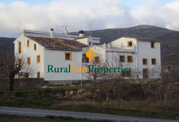 Farmhouse Masia for sale in Alicante inland