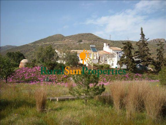 Country house for sale in Mazarron with pool, sea views.