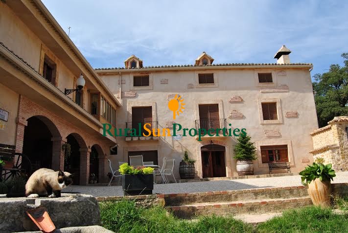 Very authentic and charming XVIII century Masia for sale Alicante