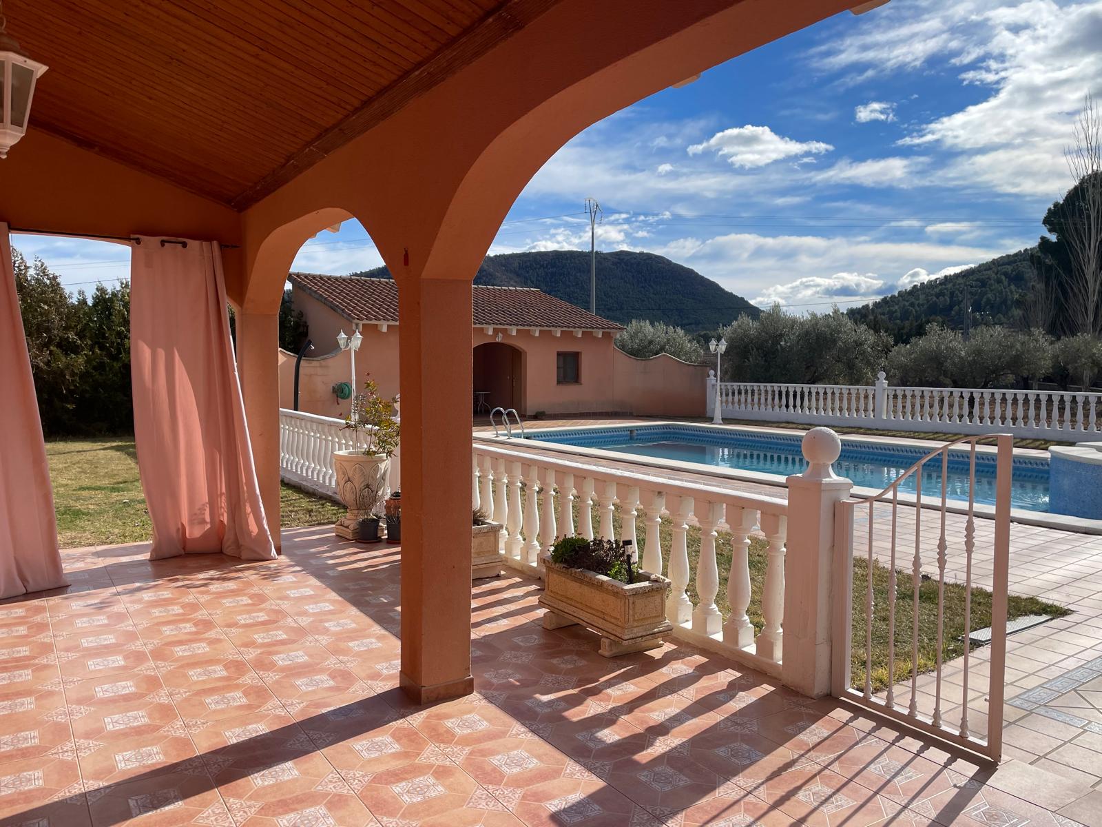 Bullas countryside: Country house in beautiful valley surrounded by mountains and vineyards with panoramic views