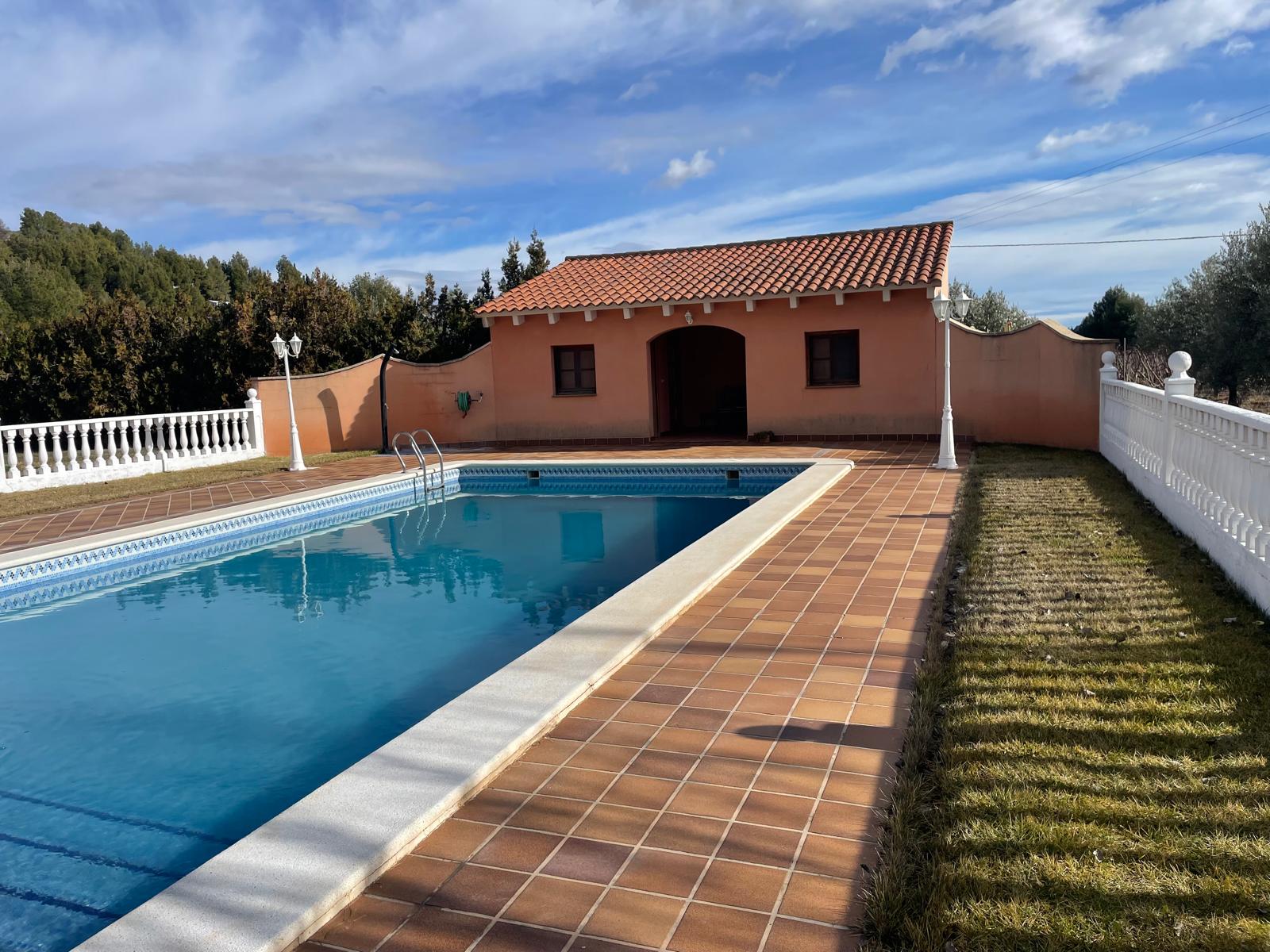 Bullas countryside: Country house in beautiful valley surrounded by mountains and vineyards with panoramic views