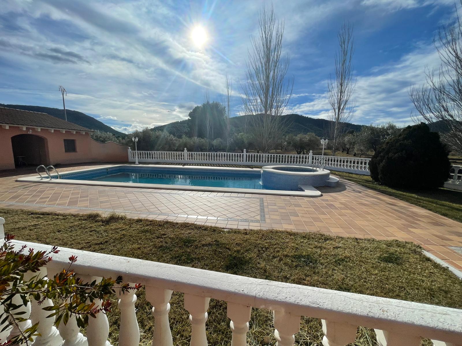 Bullas countryside: Country house in beautiful valley surrounded by mountains and vineyards with panoramic views