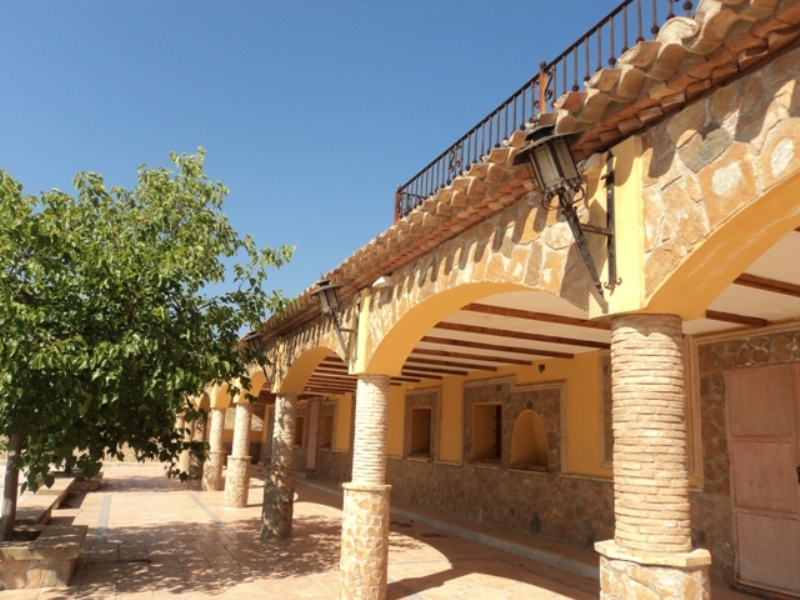 REBAJADO. Venta Casa Cortijo Señorial  en Lorca con finca de 80 ha.