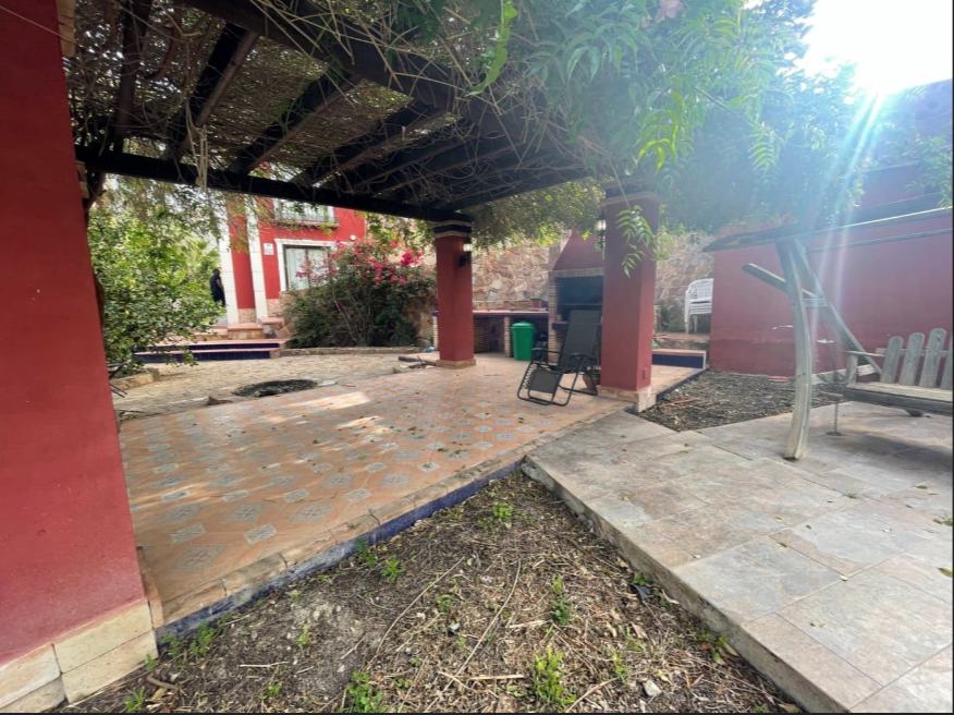 A wonderful country house located on a privileged location in the heart of the Ricote Valley.