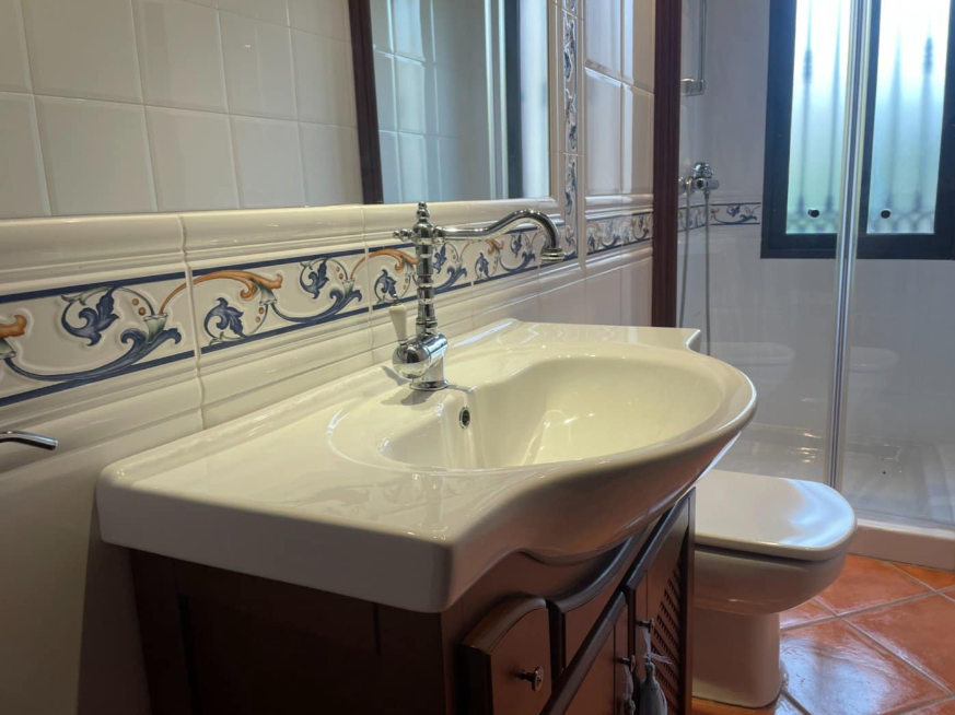 A wonderful country house located on a privileged location in the heart of the Ricote Valley.