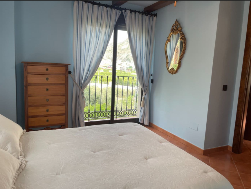 A wonderful country house located on a privileged location in the heart of the Ricote Valley.