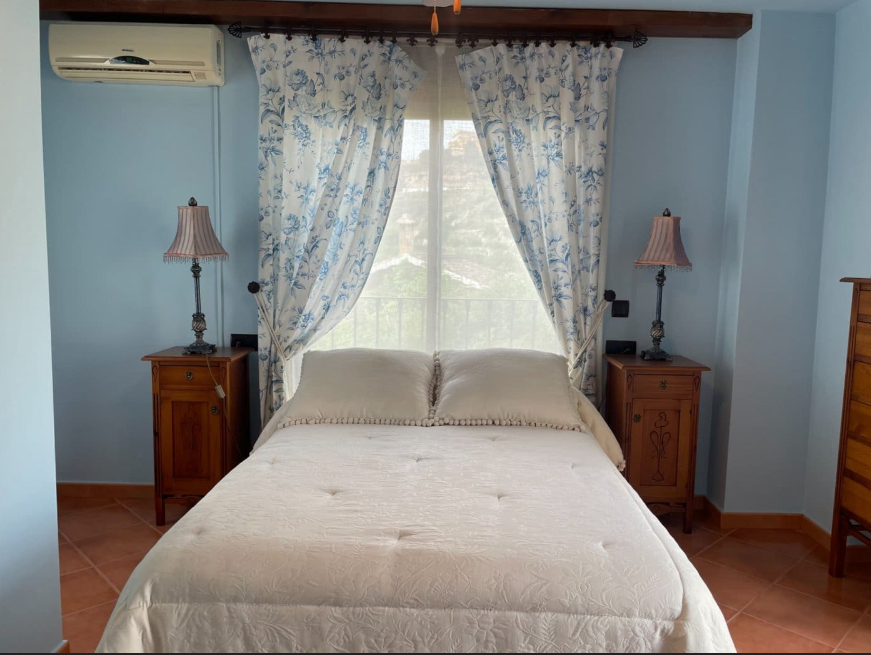 A wonderful country house located on a privileged location in the heart of the Ricote Valley.