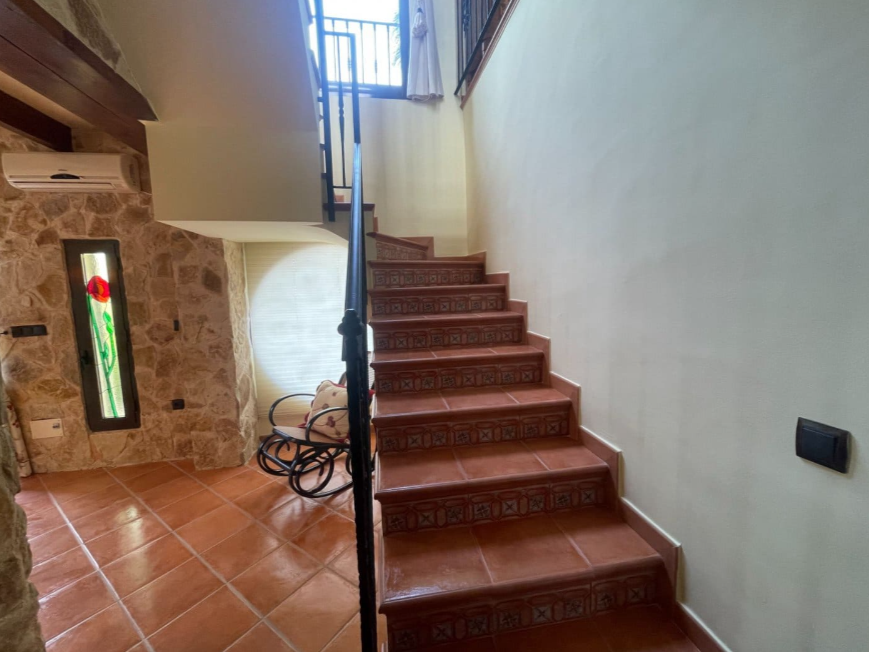 A wonderful country house located on a privileged location in the heart of the Ricote Valley.
