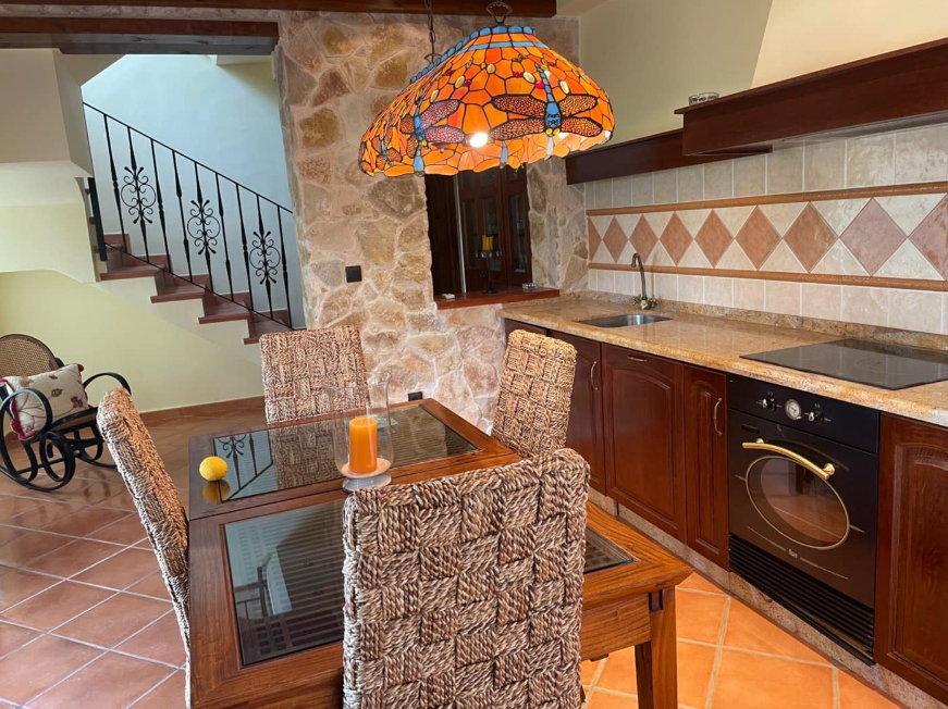 A wonderful country house located on a privileged location in the heart of the Ricote Valley.