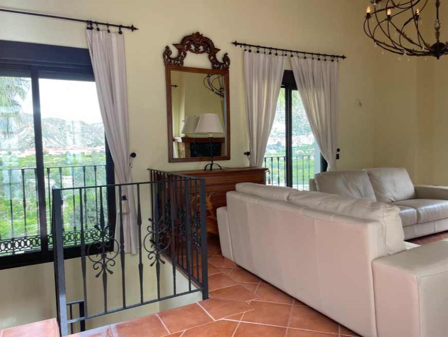 A wonderful country house located on a privileged location in the heart of the Ricote Valley.