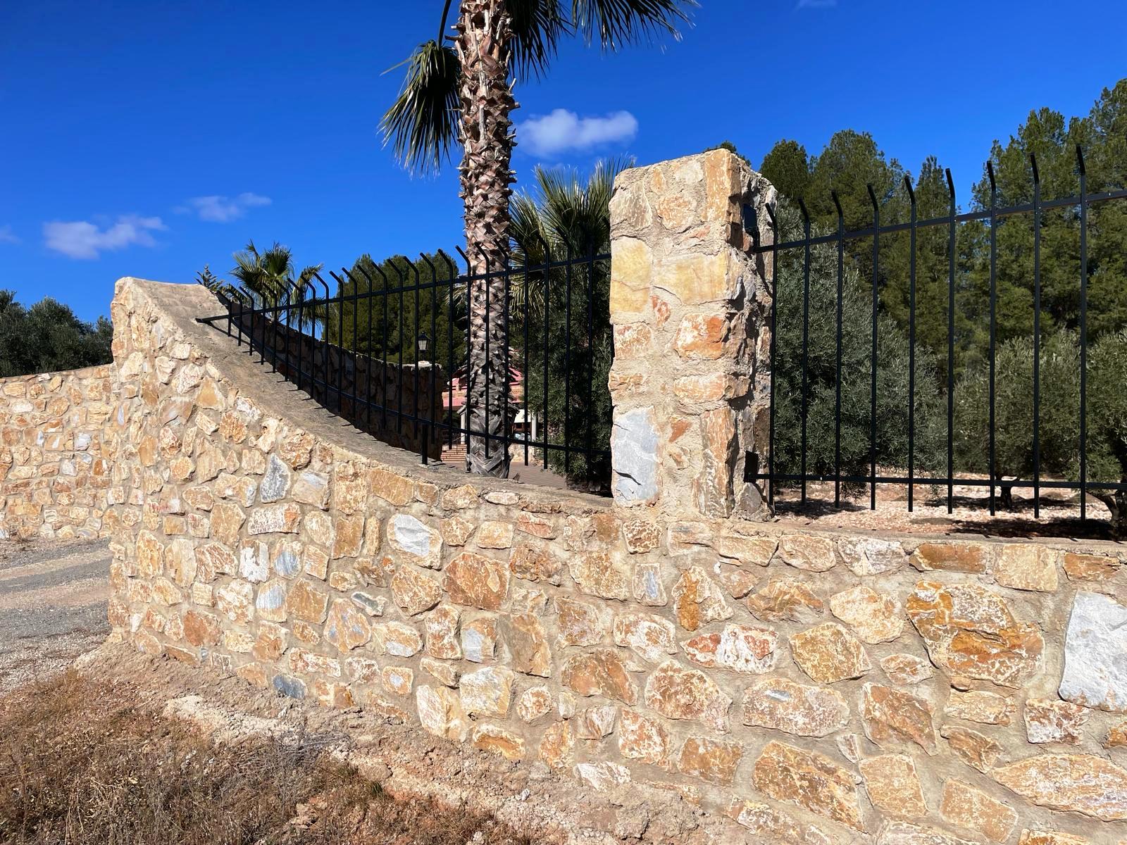 Spacious country house in Bullas, surrounded by nature in the mountains