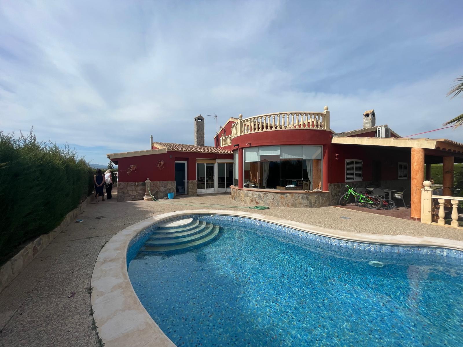 Venta casa de campo espectacular con 25.000m² de parcela