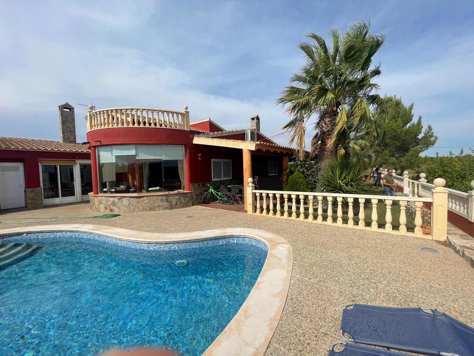 Venta casa de campo espectacular con 25.000m² de parcela