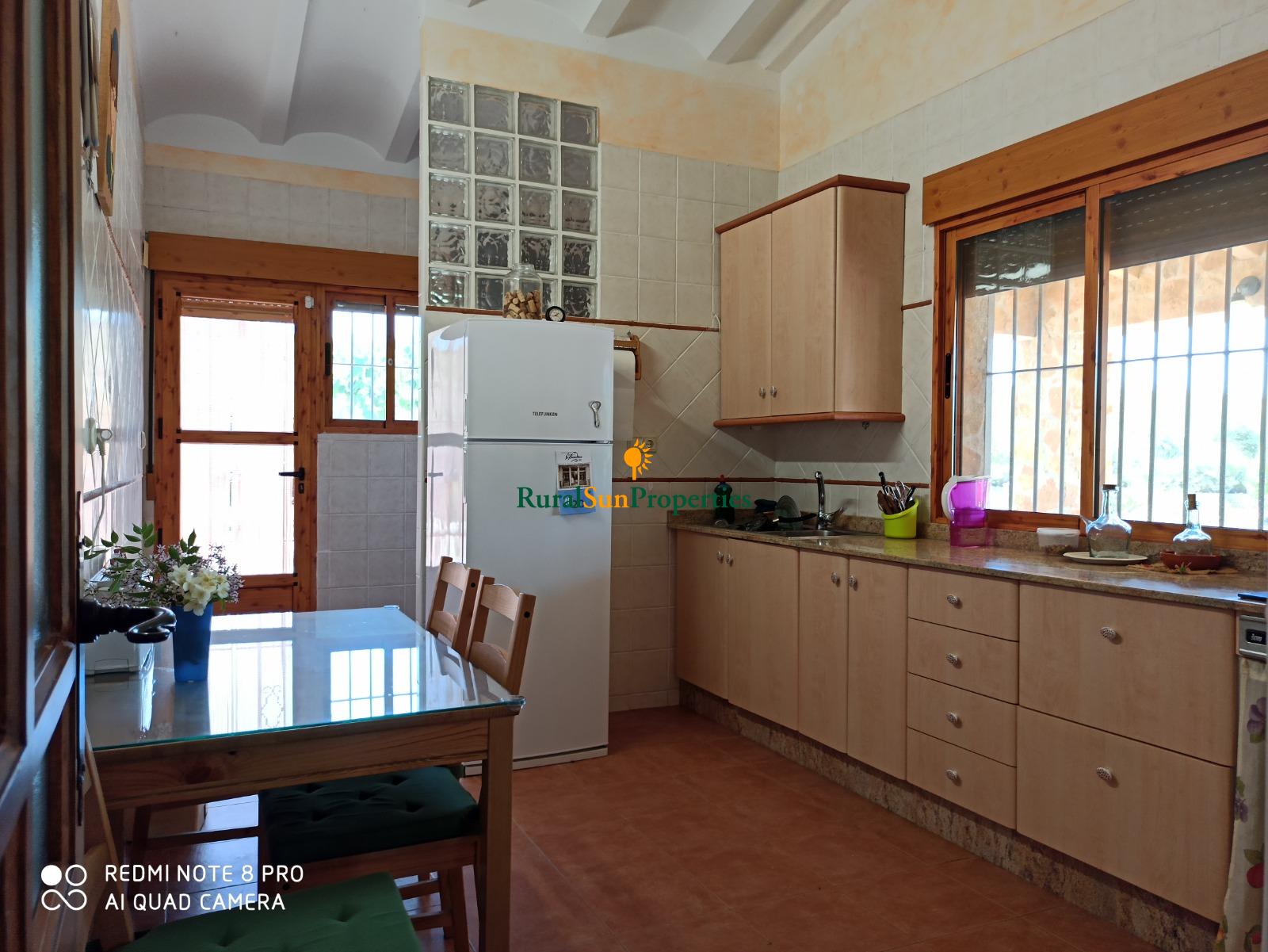 COUNTRY HOUSE IN BULLAS 3 kilometres from the town centre.