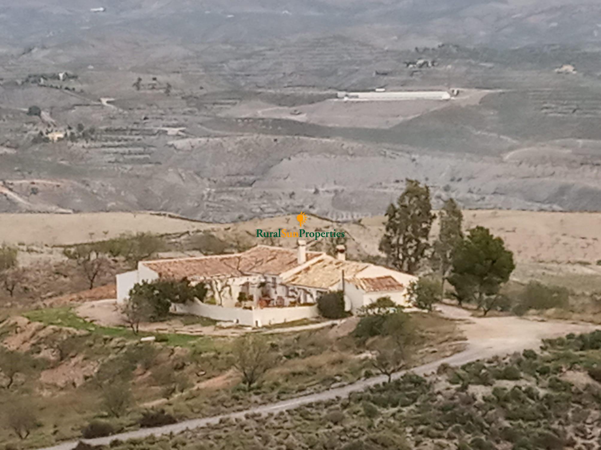 SOLD. Murcia-Almeria Cortijo Rustic style country house on a plot of 53.000m2