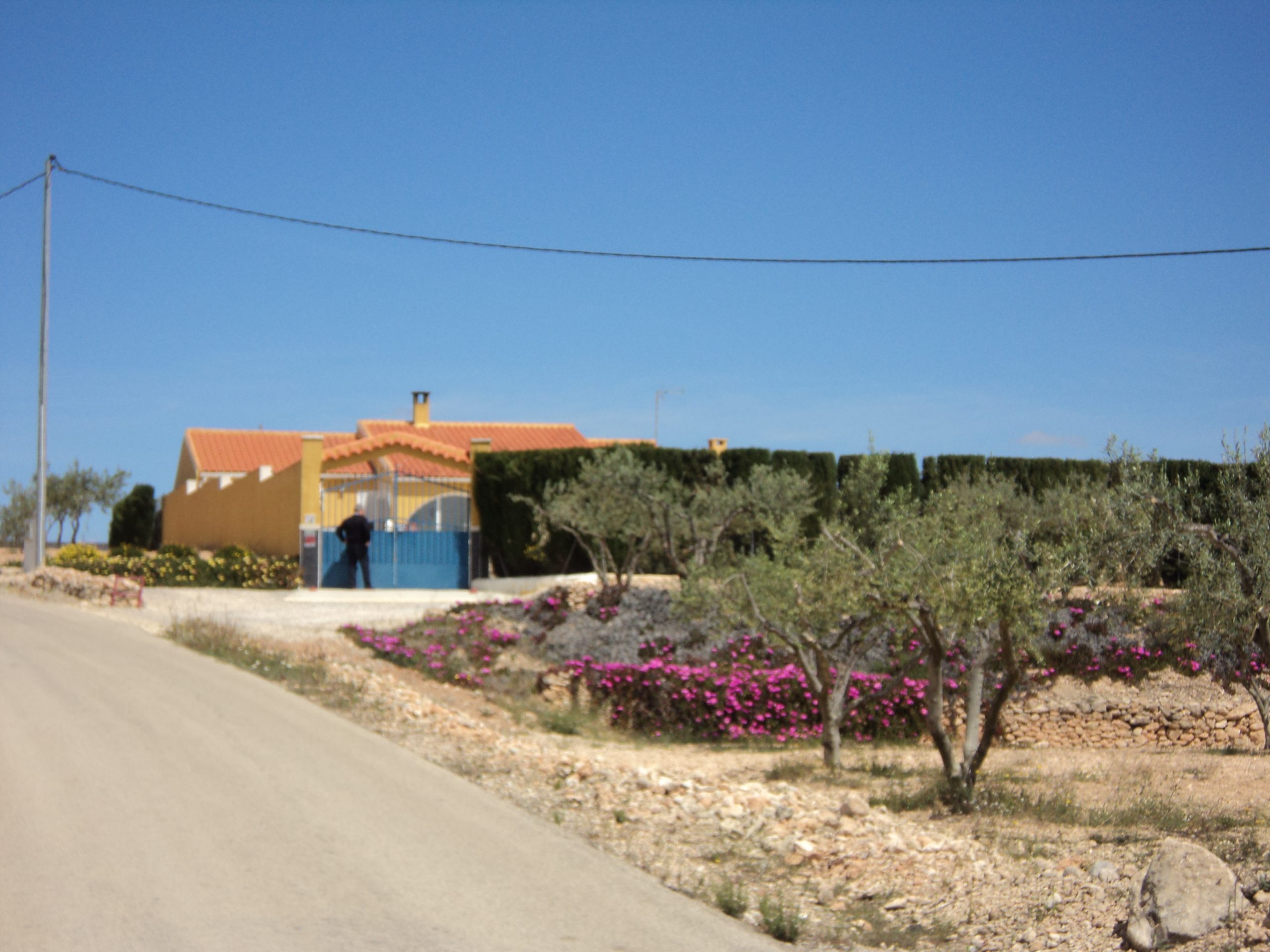 RESERVED. Sale country house inland Murcia with 4 bedrooms and 2 bathrooms. South facing with stunning views.