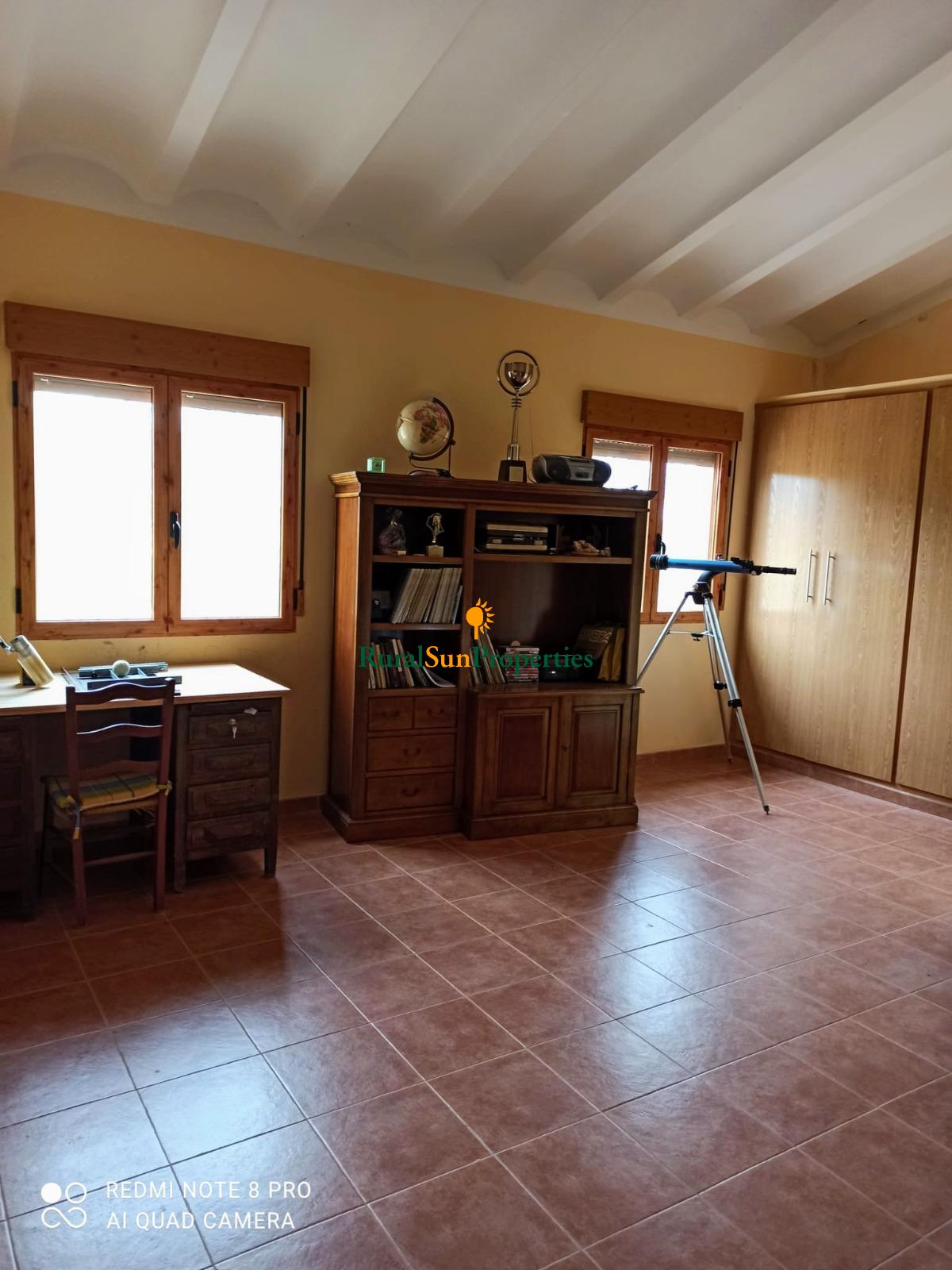COUNTRY HOUSE IN BULLAS 3 kilometres from the town centre.