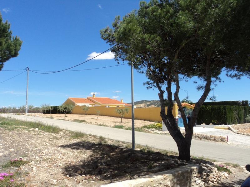 RESERVED. Sale country house inland Murcia with 4 bedrooms and 2 bathrooms. South facing with stunning views.