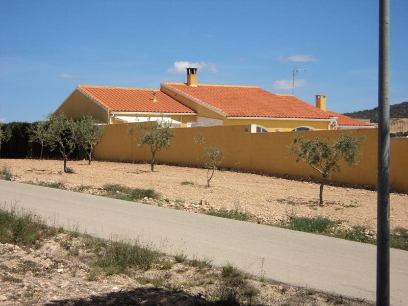 RESERVED. Sale country house inland Murcia with 4 bedrooms and 2 bathrooms. South facing with stunning views.