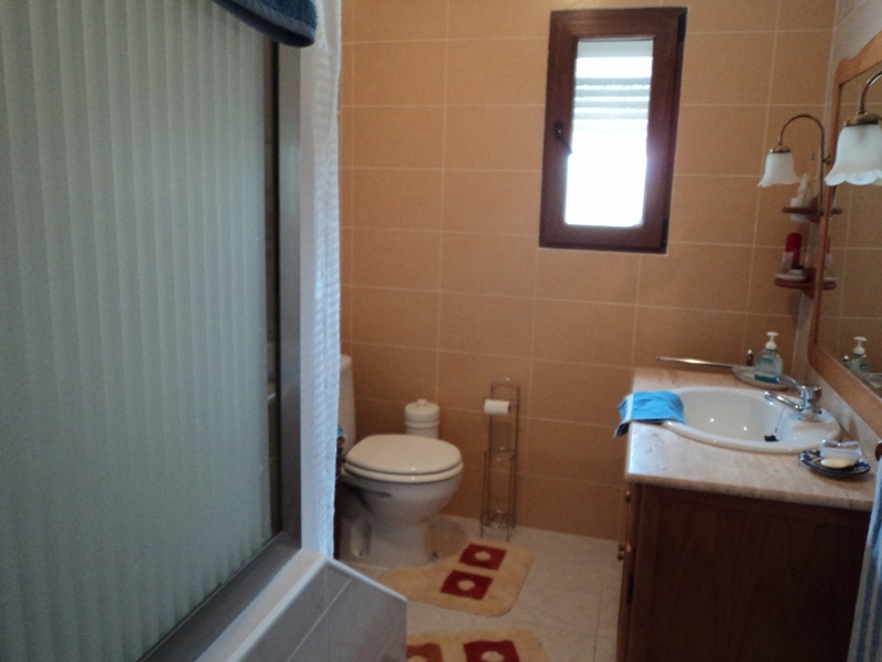 RESERVED. Sale country house inland Murcia with 4 bedrooms and 2 bathrooms. South facing with stunning views.