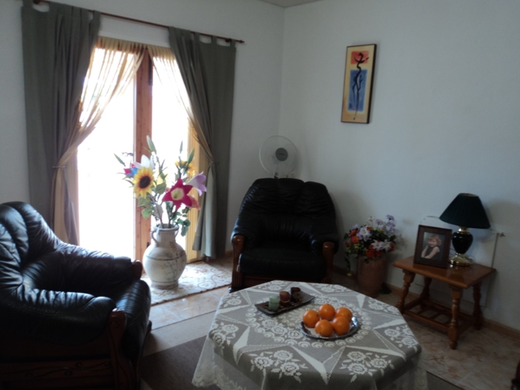 RESERVED. Sale country house inland Murcia with 4 bedrooms and 2 bathrooms. South facing with stunning views.
