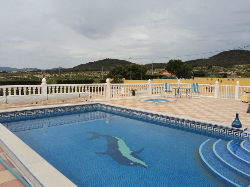RESERVED. Sale country house inland Murcia with 4 bedrooms and 2 bathrooms. South facing with stunning views.