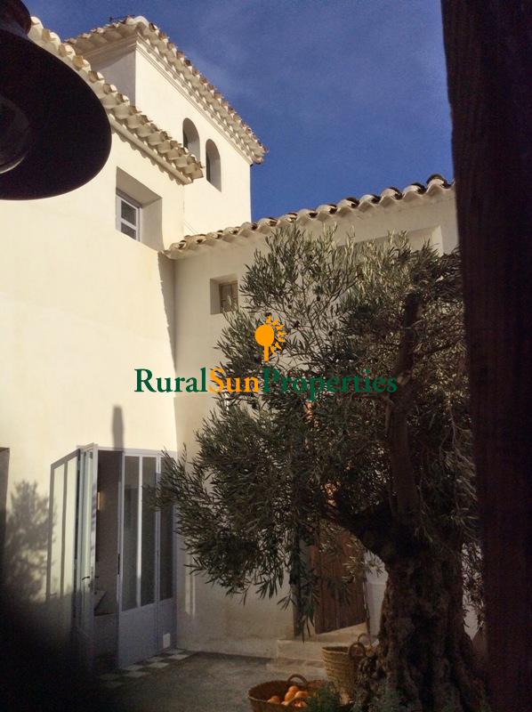 Country Mansion for sale on the mountains of Murcia in Mula