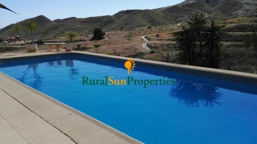 Venta casa de campo con piscina y vista al mar en Mazarrón Murcia.